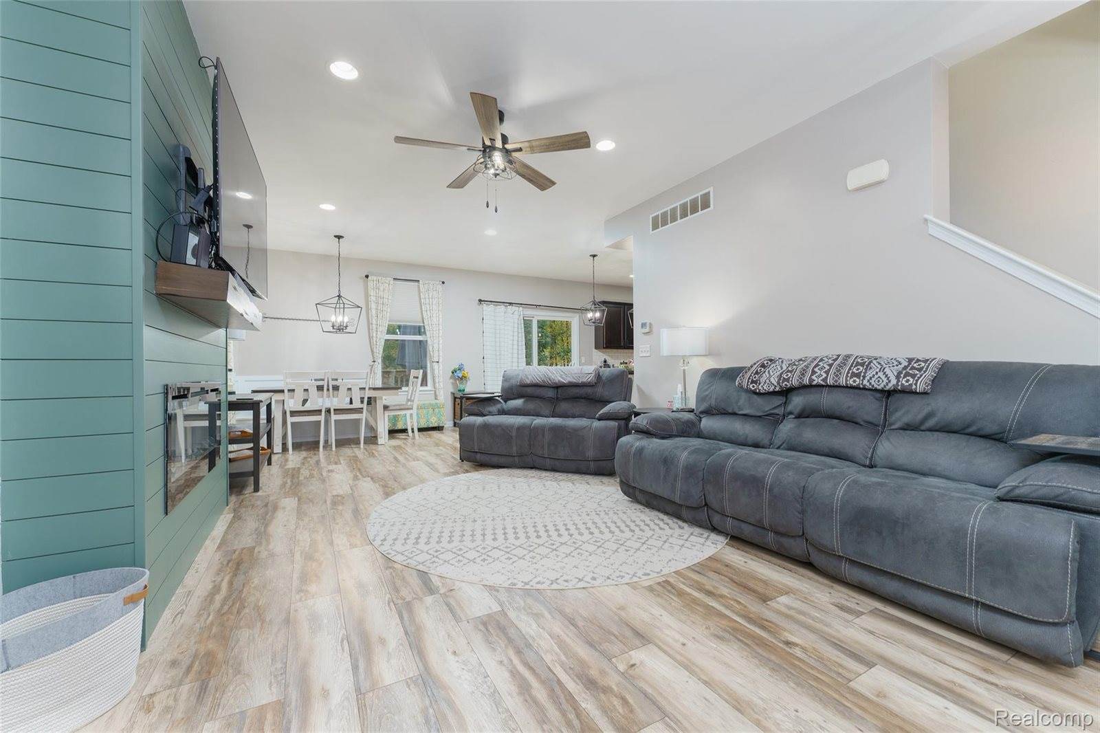 132 Crystal Wood Circle, MarionTownship_Livingston, MI 48843