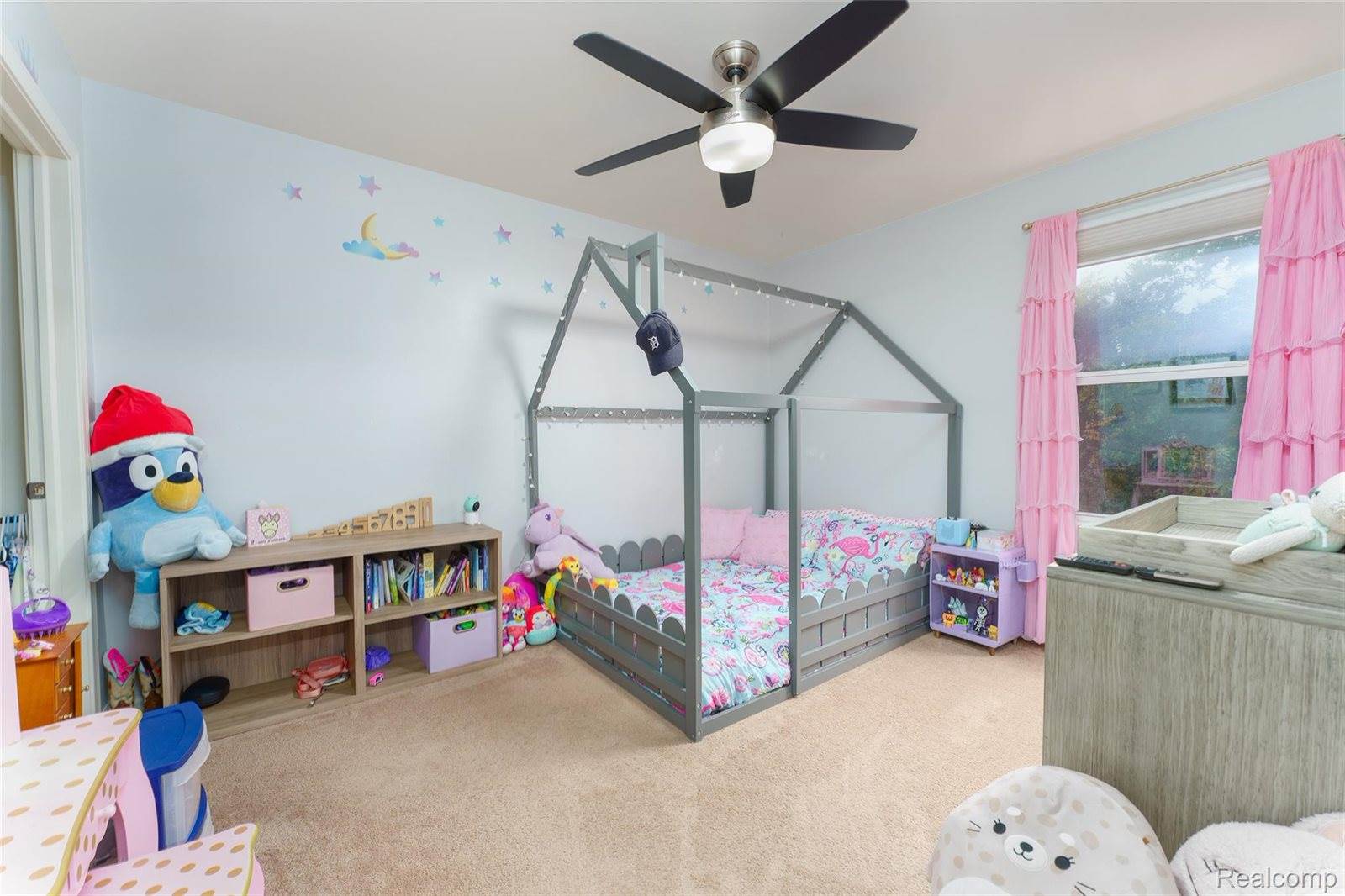 132 Crystal Wood Circle, MarionTownship_Livingston, MI 48843