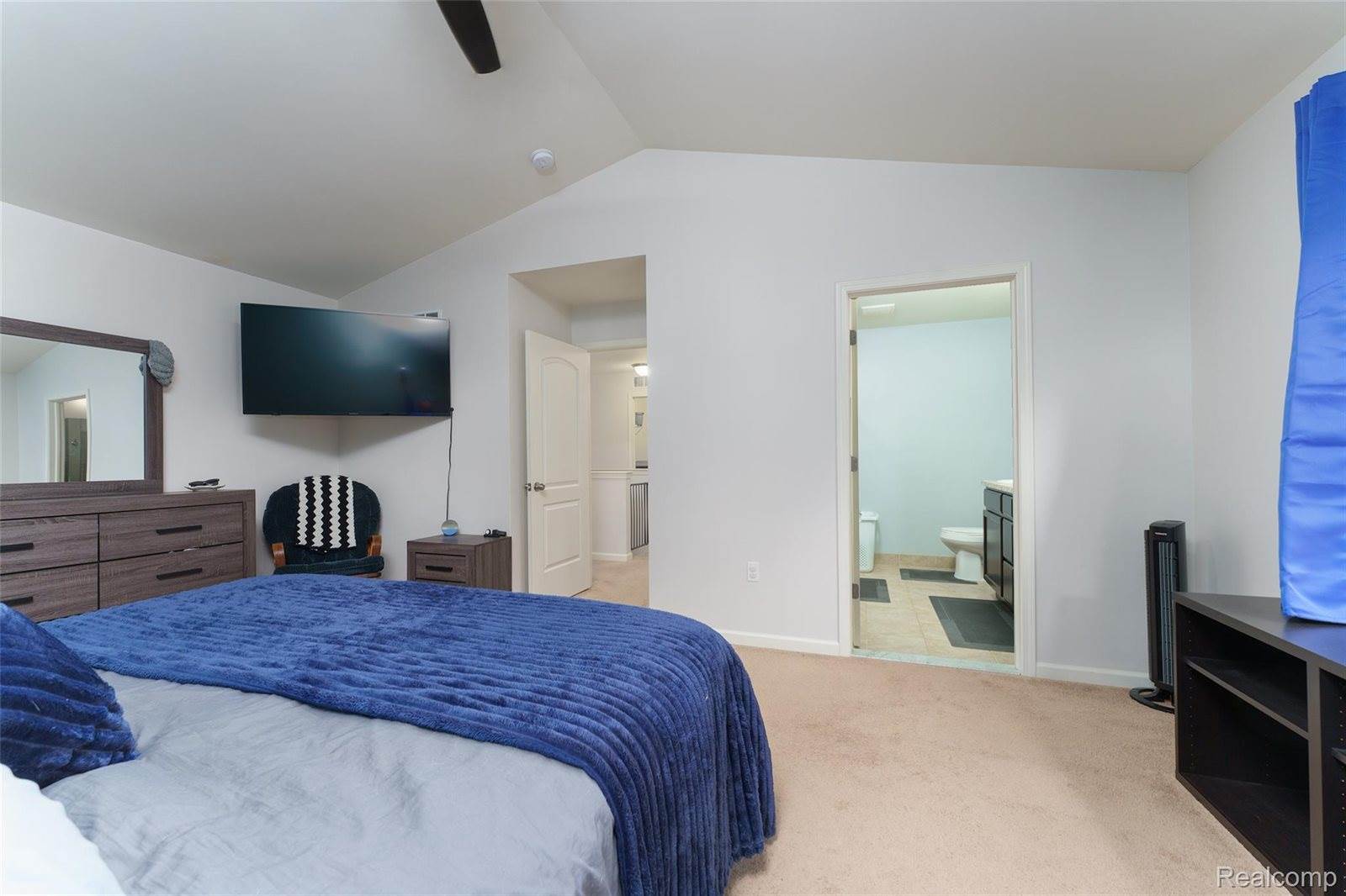 132 Crystal Wood Circle, MarionTownship_Livingston, MI 48843