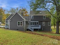 129 Chesney Glen Drive, Matthews, NC 28105