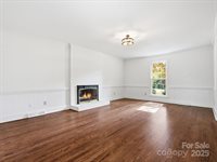 129 Chesney Glen Drive, Matthews, NC 28105