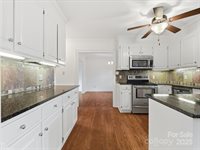 129 Chesney Glen Drive, Matthews, NC 28105