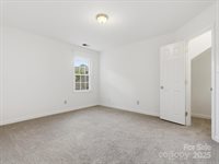 129 Chesney Glen Drive, Matthews, NC 28105