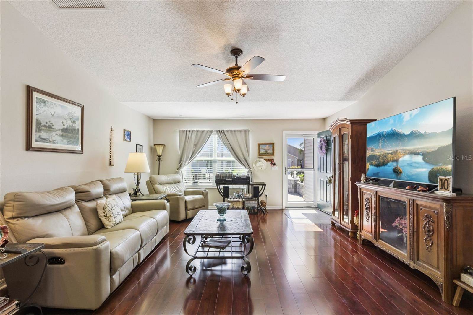 909 Abaco Path, The Villages, FL 32163