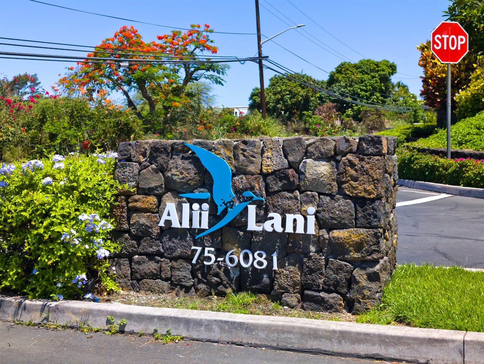 75-6081 Alii Dr, Kailua-Kona, HI 96740