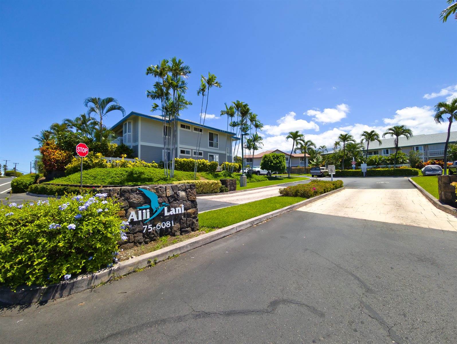 75-6081 Alii Dr, Kailua-Kona, HI 96740