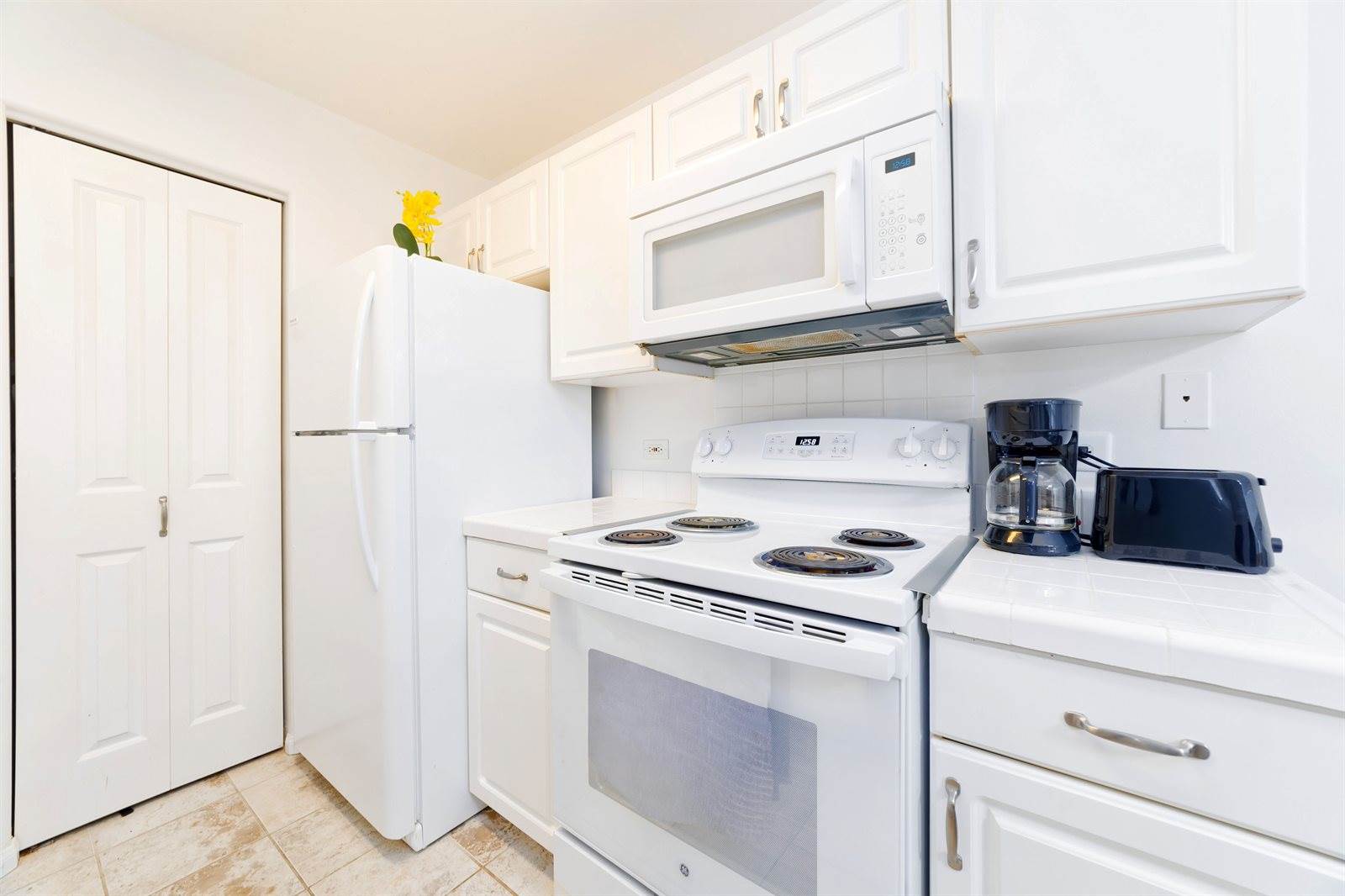 75-6081 Alii Dr, Kailua-Kona, HI 96740