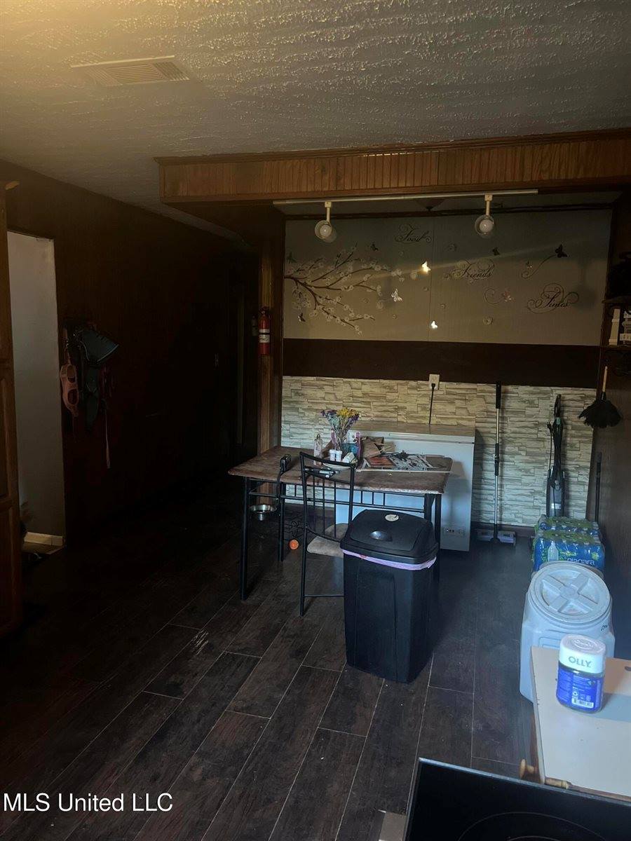 197 Halbert Thames Road, Magee, MS 39111