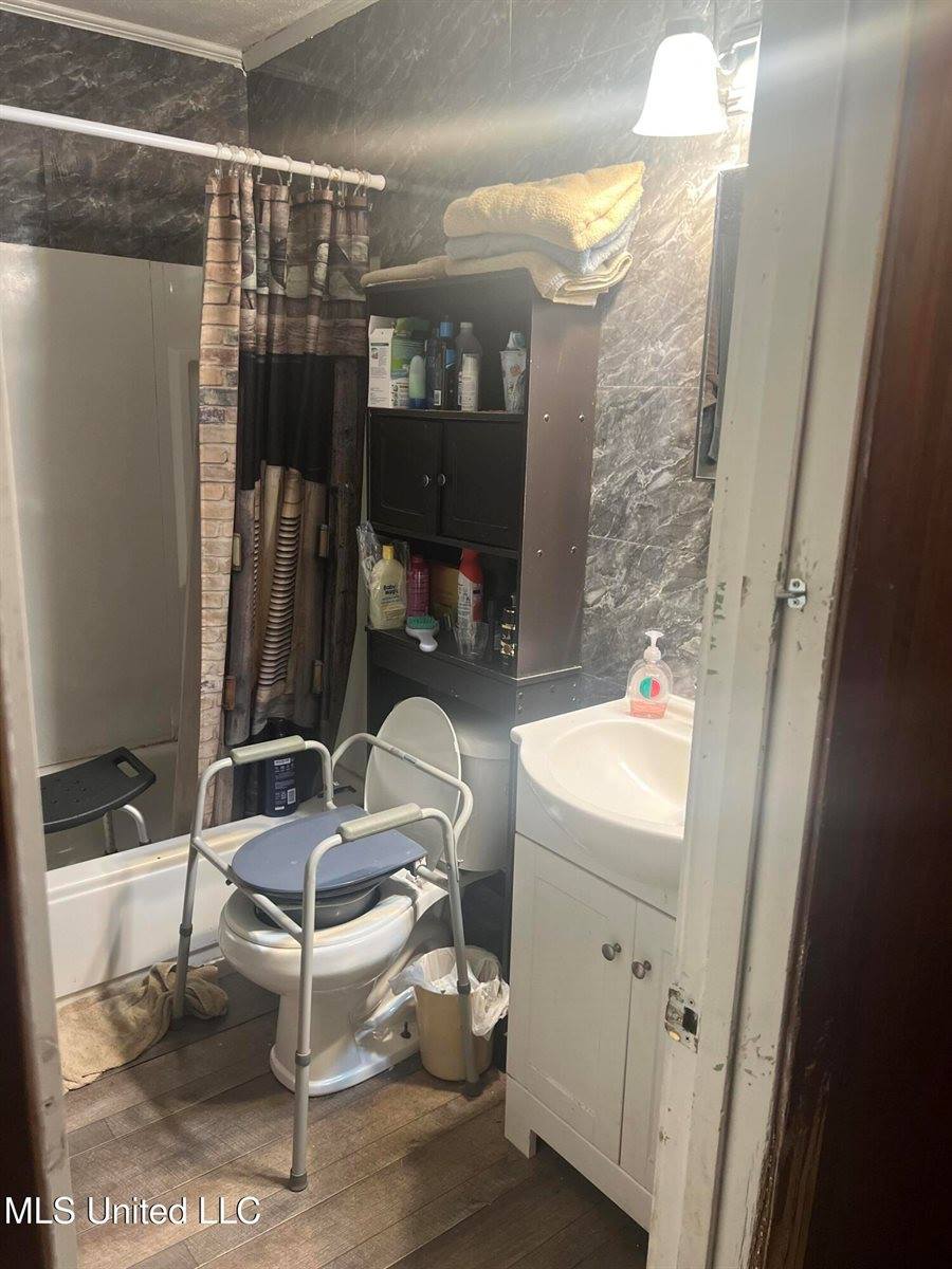 197 Halbert Thames Road, Magee, MS 39111