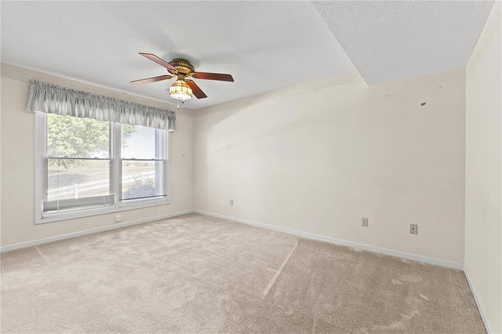 12516 East 86 Terrace, Kansas City, MO 64138