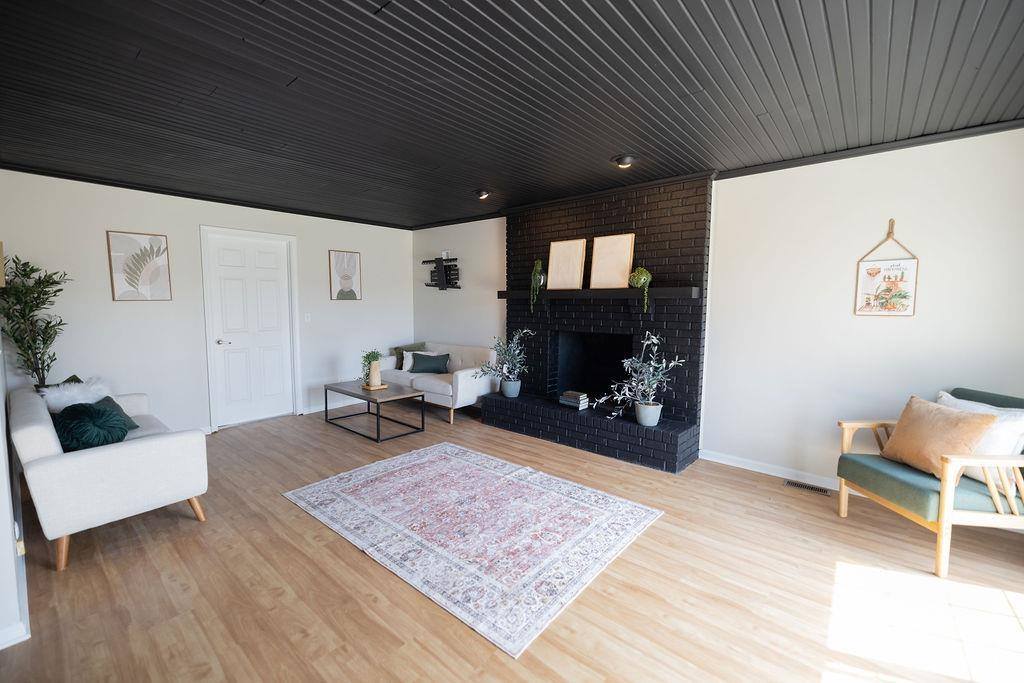 435 N Cherry Wood Lane, Muncie, IN 47304