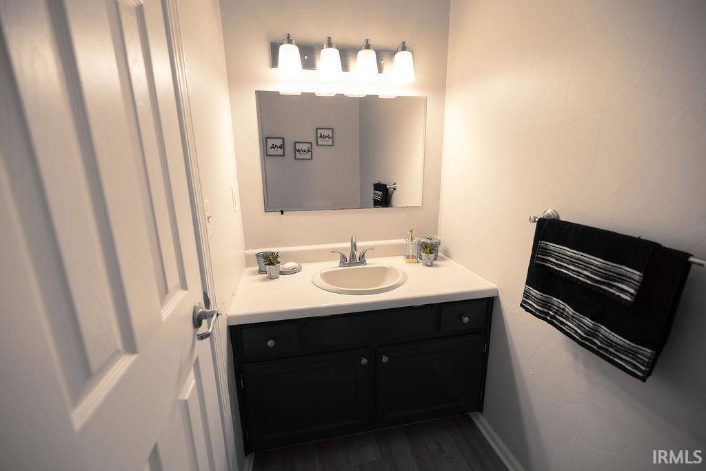 435 N Cherry Wood Lane, Muncie, IN 47304