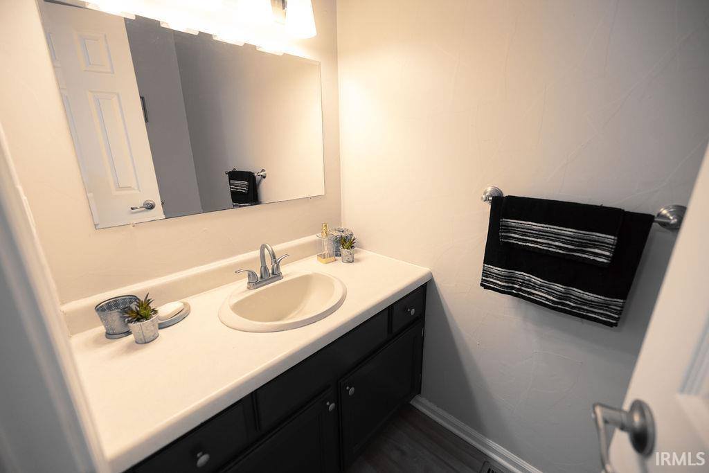 435 N Cherry Wood Lane, Muncie, IN 47304