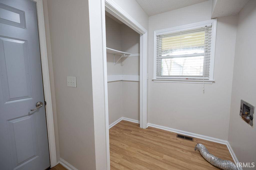 435 N Cherry Wood Lane, Muncie, IN 47304