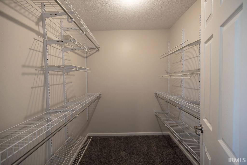 435 N Cherry Wood Lane, Muncie, IN 47304