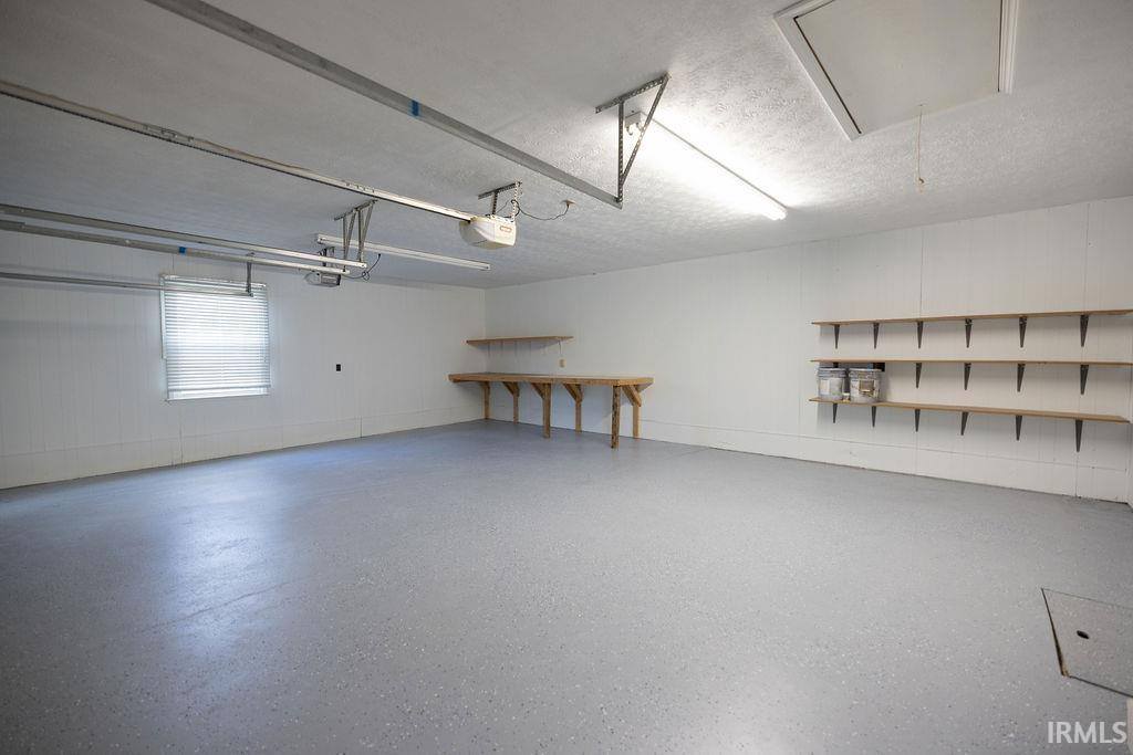 435 N Cherry Wood Lane, Muncie, IN 47304