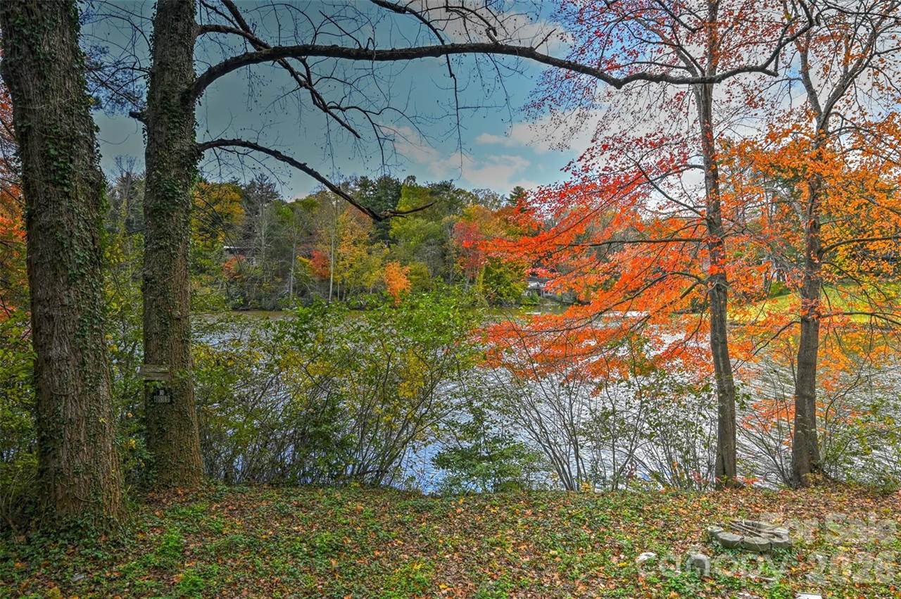 22 East Shore Drive, Asheville, NC 28805