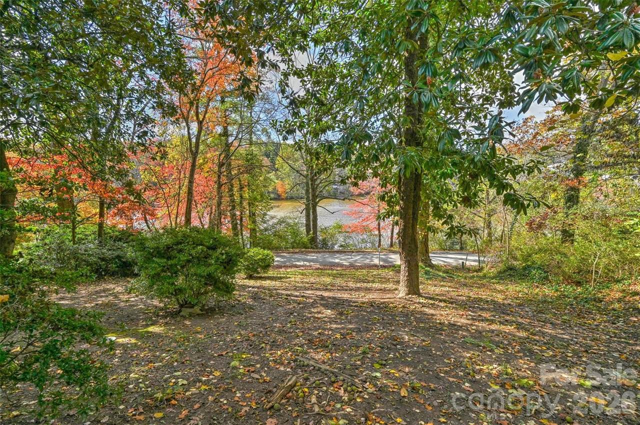 22 East Shore Drive, Asheville, NC 28805