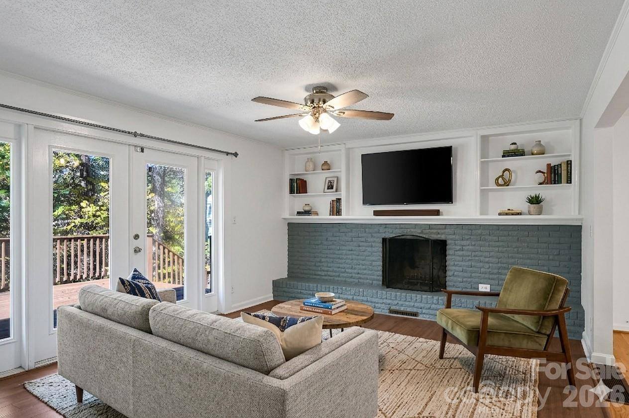 22 East Shore Drive, Asheville, NC 28805