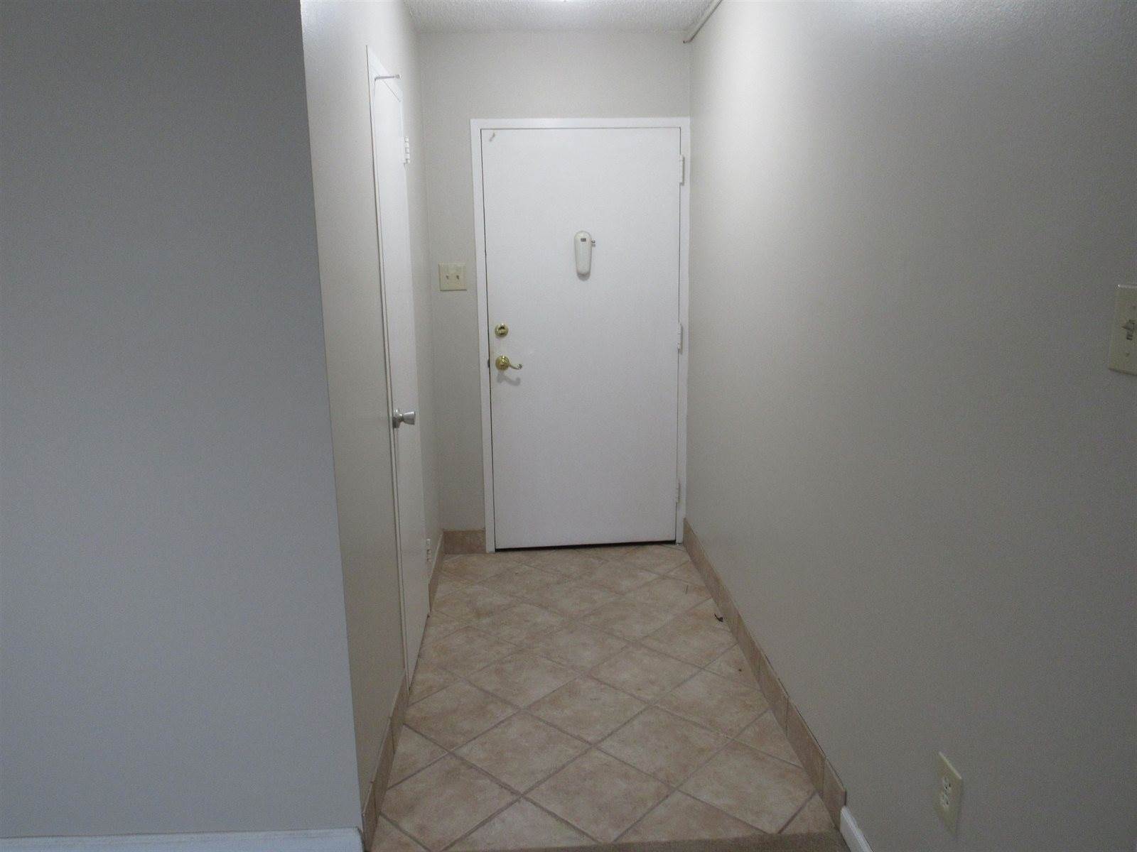 3080 Walnut Grove Rd, Memphis, TN 38111