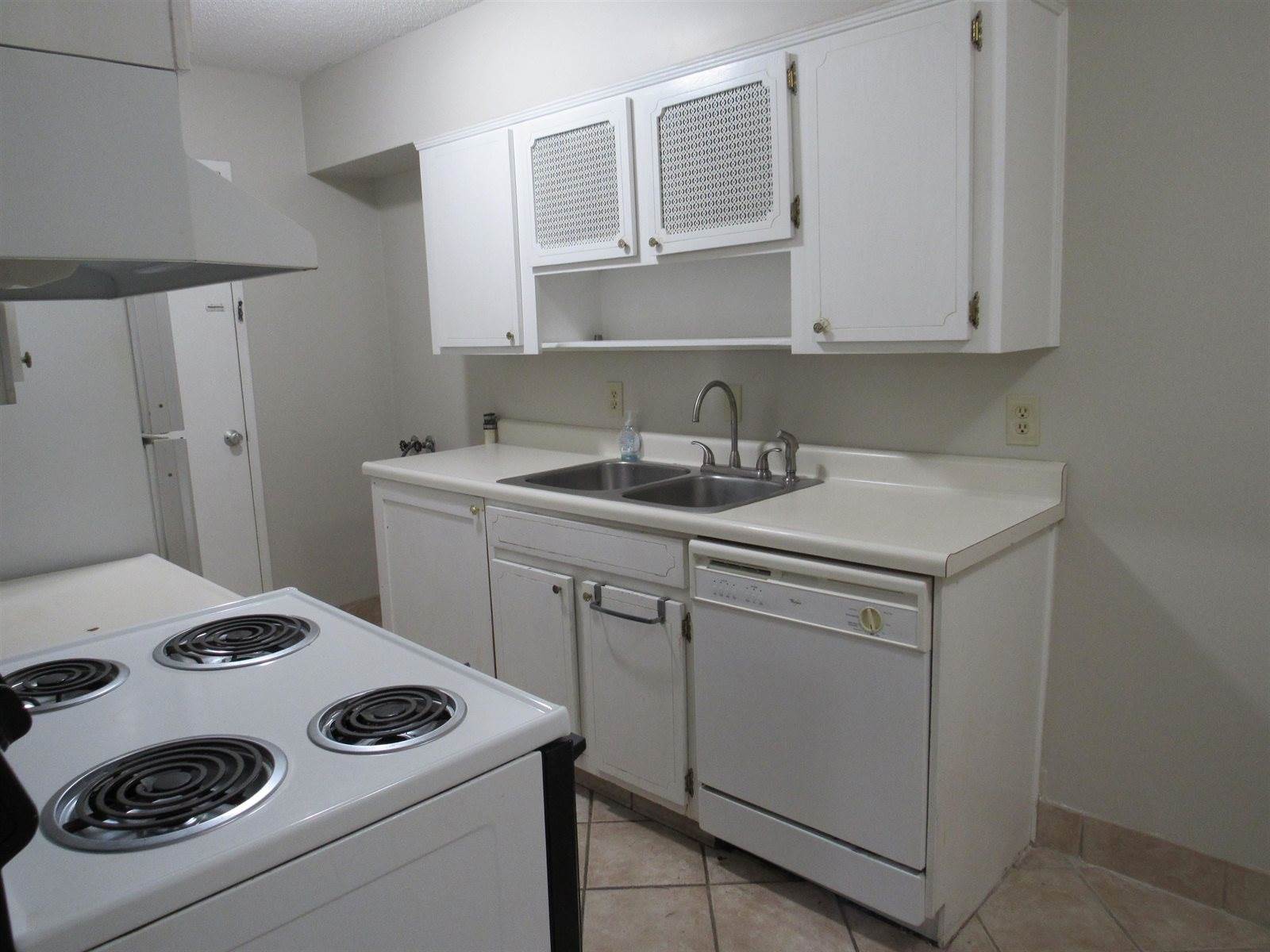 3080 Walnut Grove Rd, Memphis, TN 38111