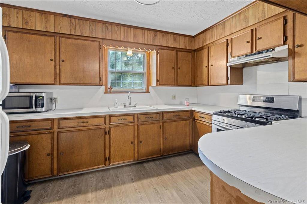 2861 Delta Downs Drive, Vinton, LA 70668