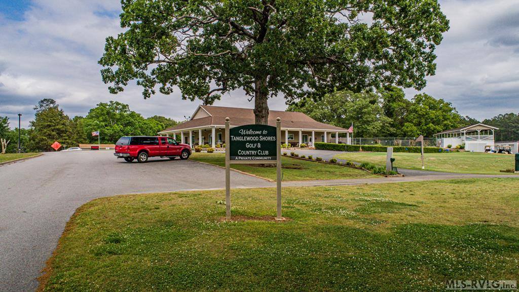 796 Tanglewood Drive, Bracey, VA 23919