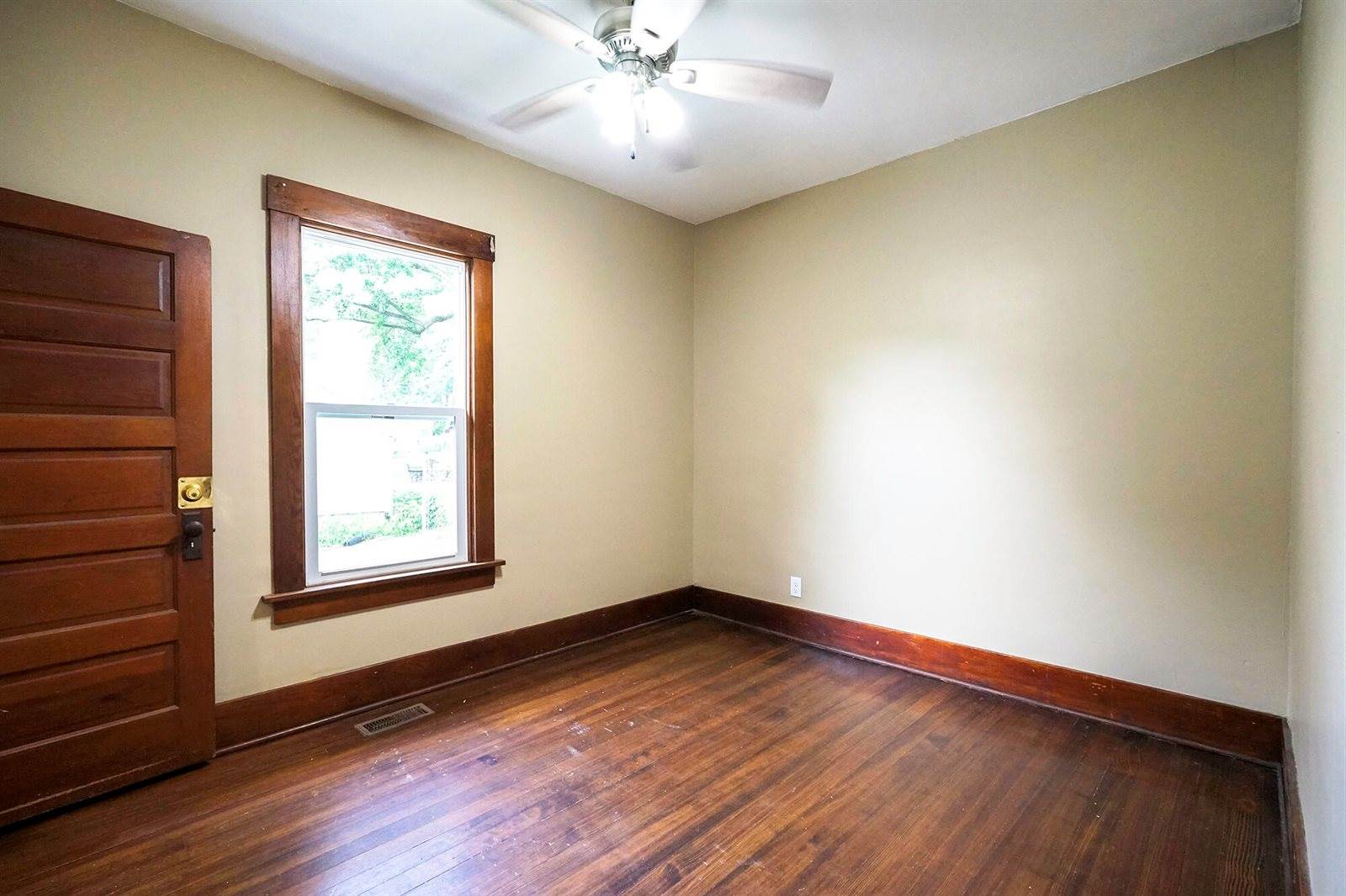 1553 North Broadway, Council Bluffs, IA 51503