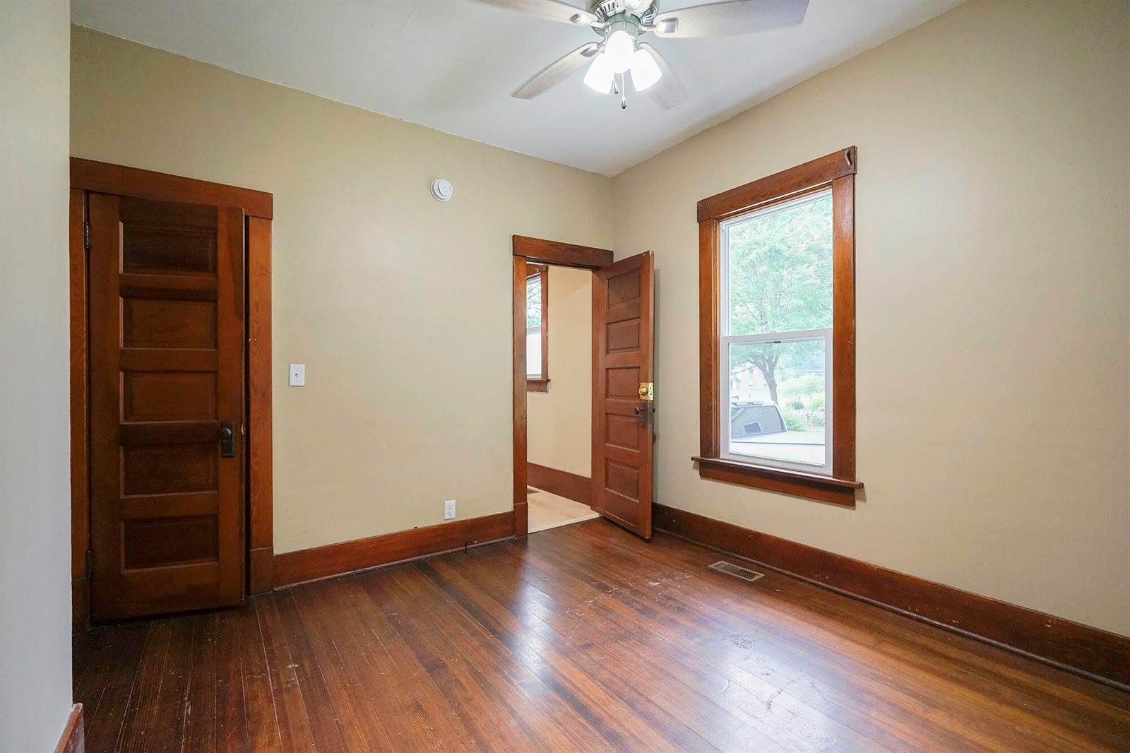 1553 North Broadway, Council Bluffs, IA 51503