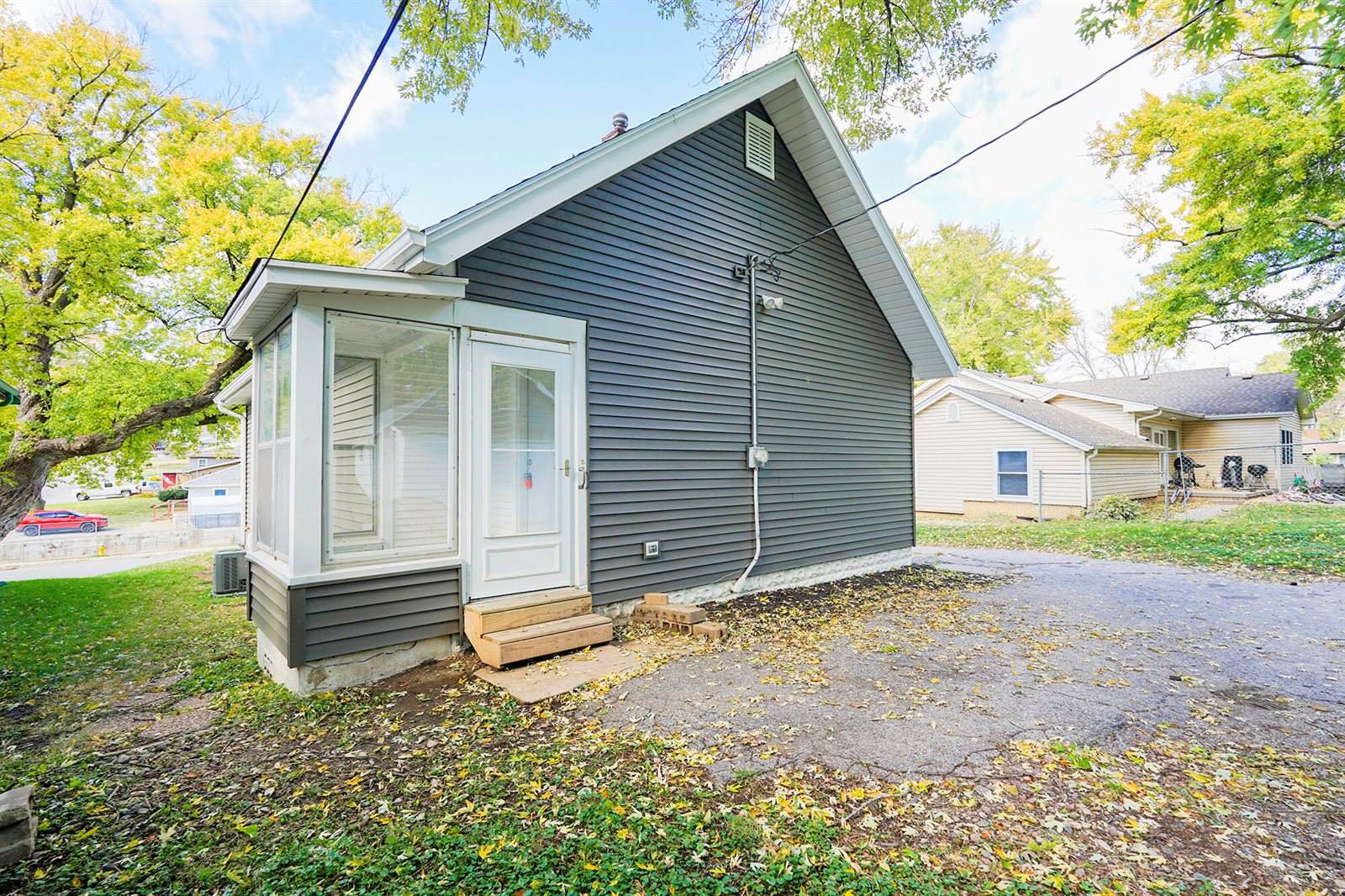 1553 North Broadway, Council Bluffs, IA 51503