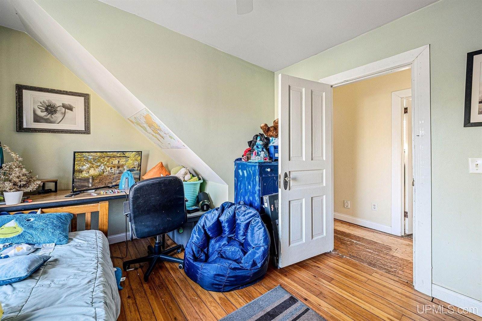 211 N Pine Street, Gwinn, MI 49841