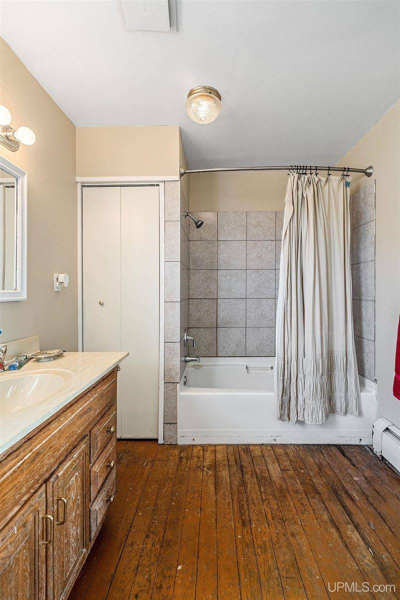 211 N Pine Street, Gwinn, MI 49841