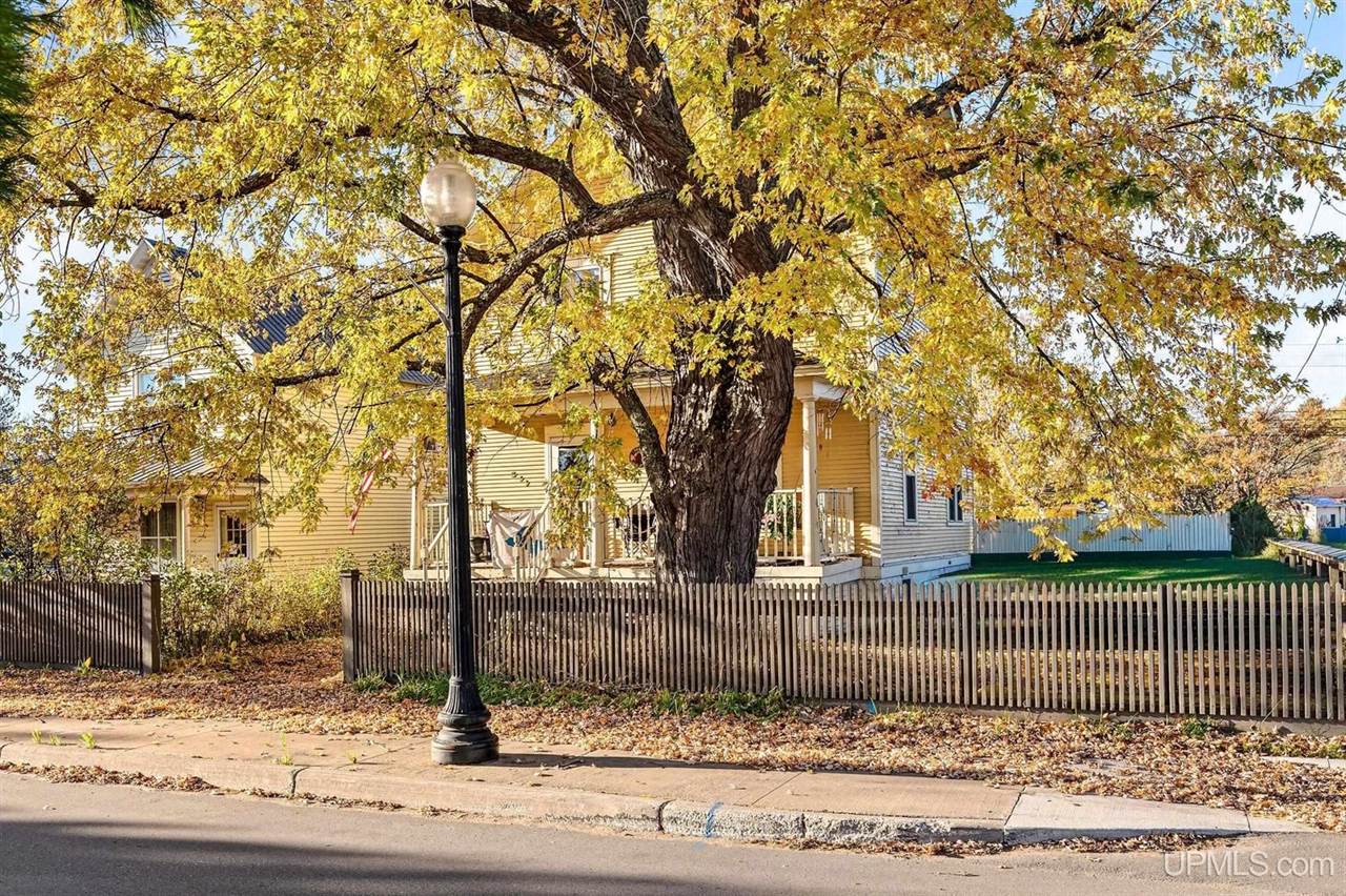 211 N Pine Street, Gwinn, MI 49841