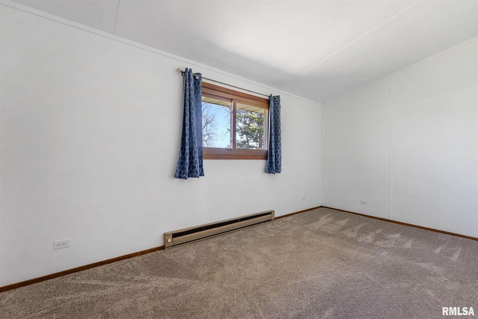 8989 241ST Street, Walcott, IA 52773