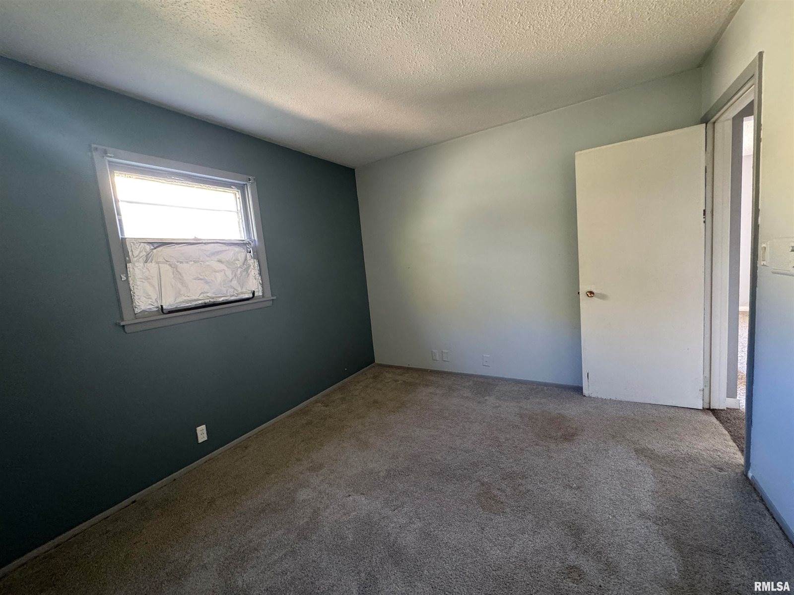 2110 Cody Street, Bettendorf, IA 52722