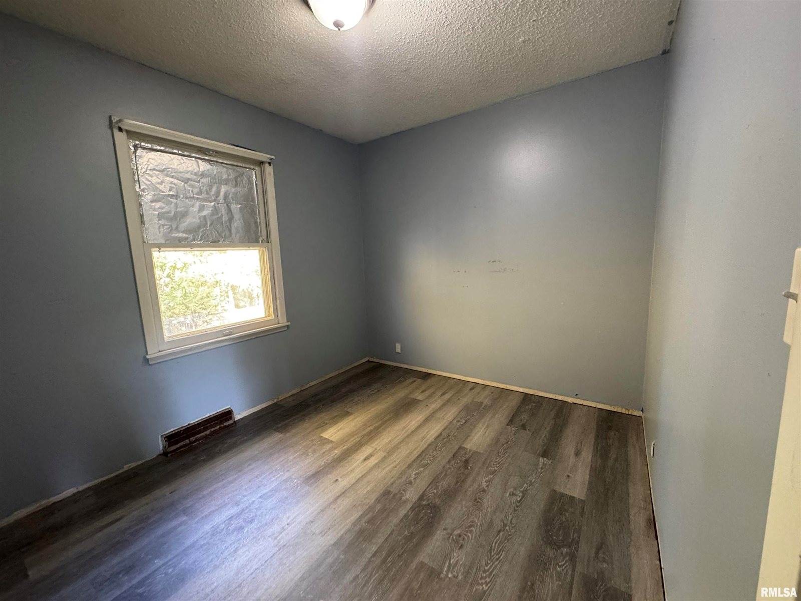 2110 Cody Street, Bettendorf, IA 52722