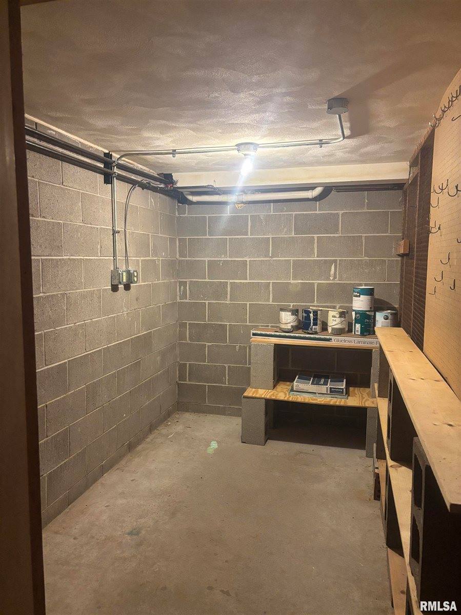 920 17TH Street, Moline, IL 61265