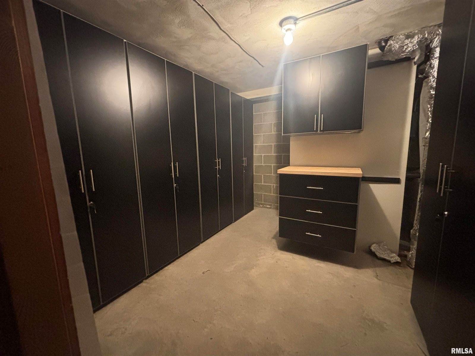 920 17TH Street, Moline, IL 61265