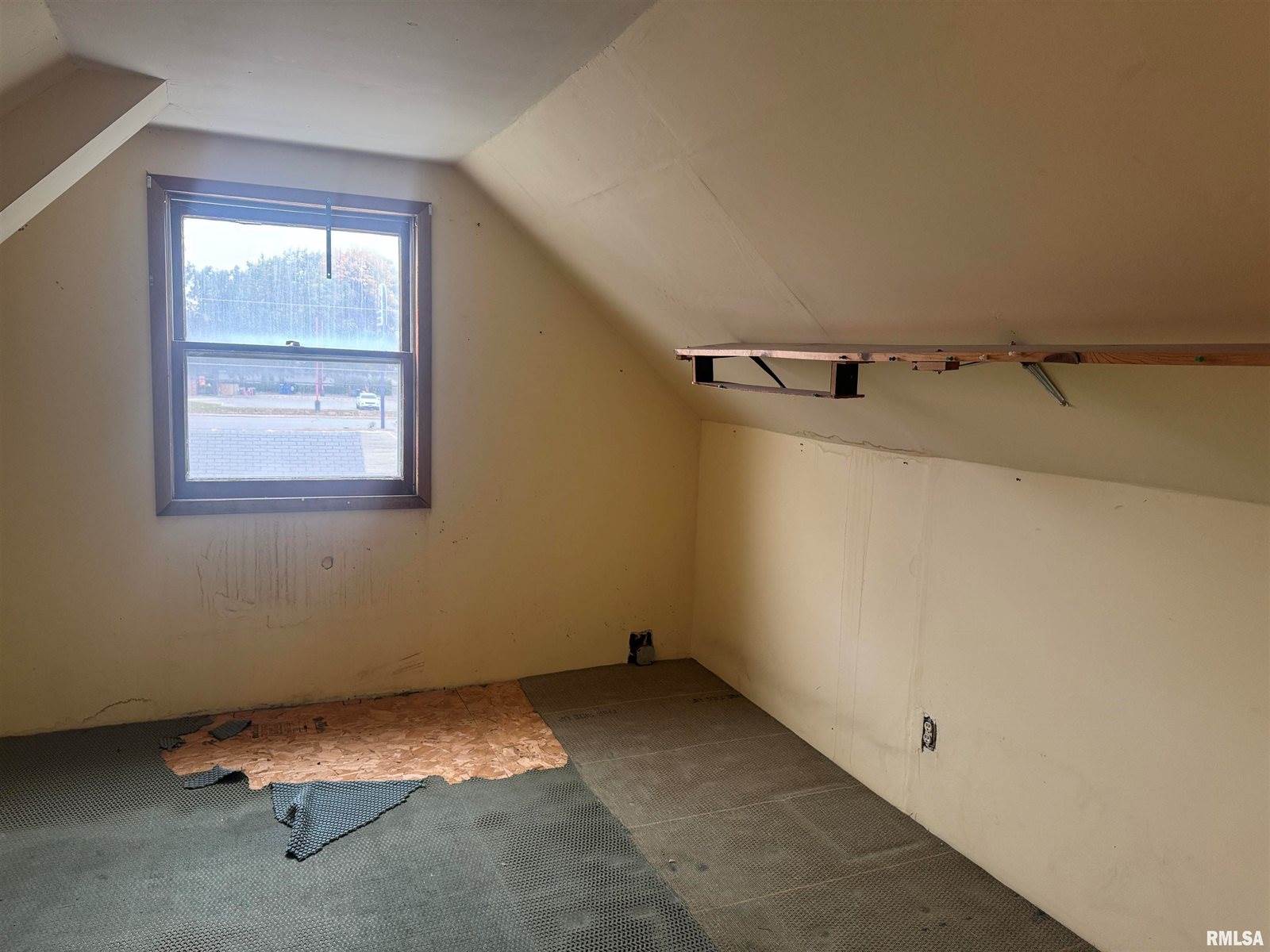 1534 39TH Street, Rock Island, IL 61201