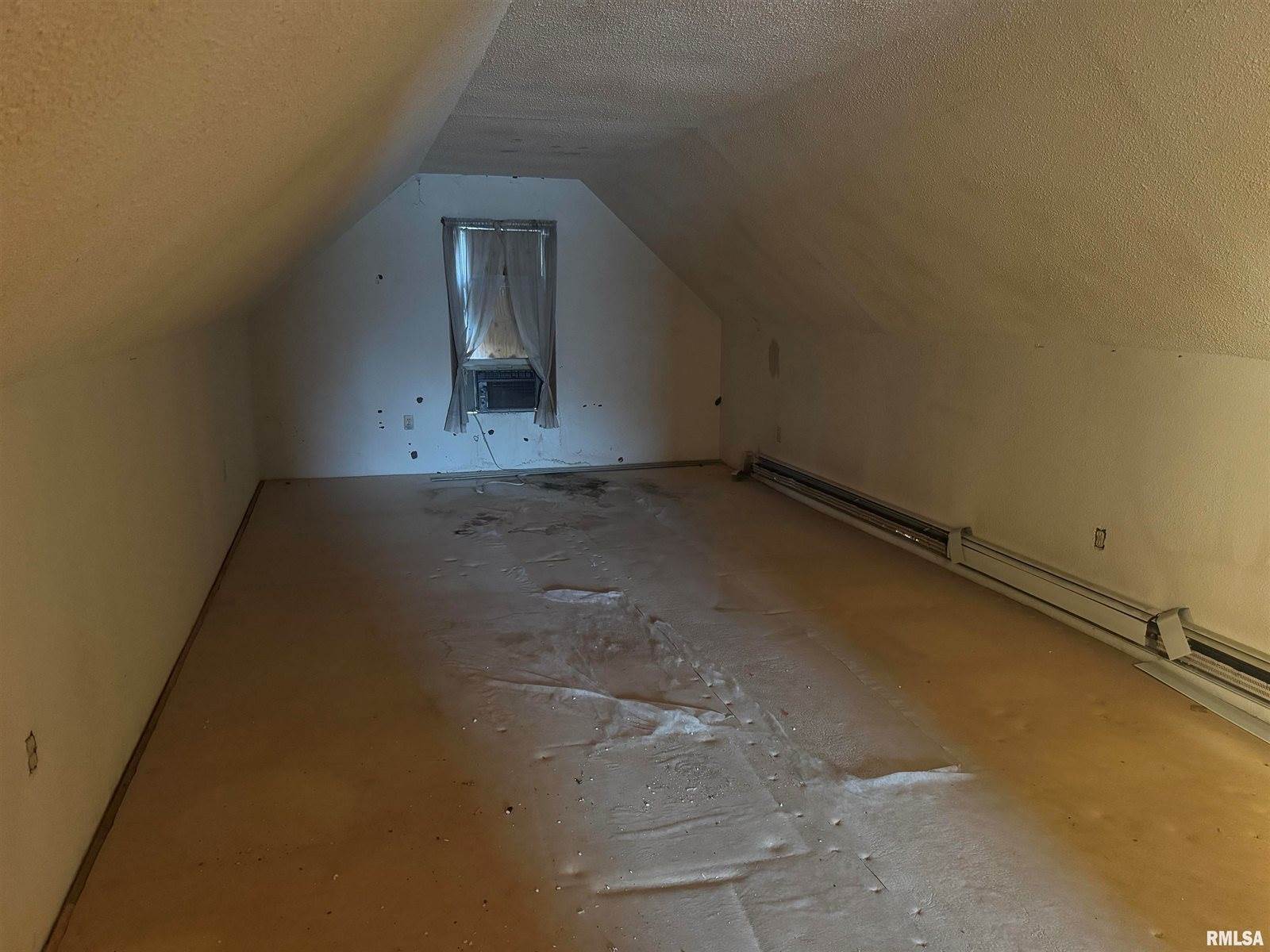 1534 39TH Street, Rock Island, IL 61201