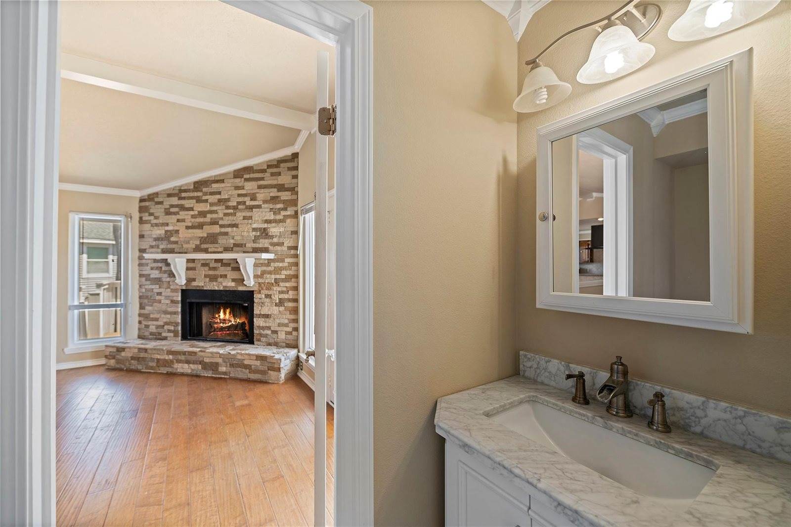 1303 Coral Way, Tiki Island, TX 77554