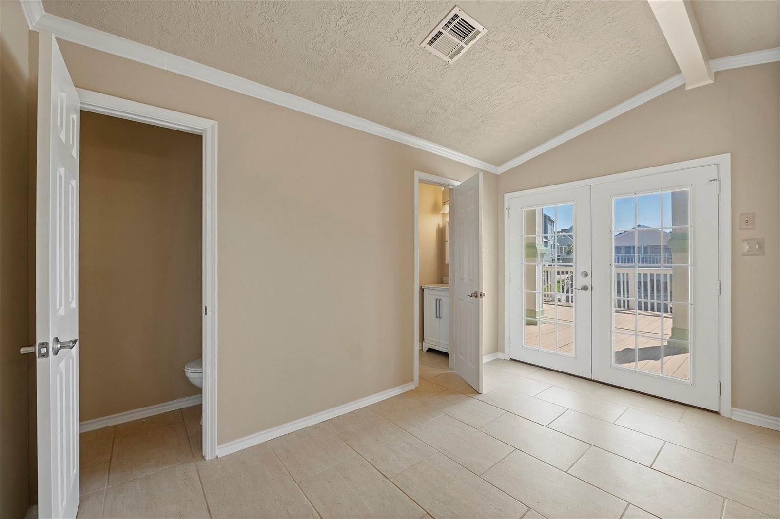 1303 Coral Way, Tiki Island, TX 77554