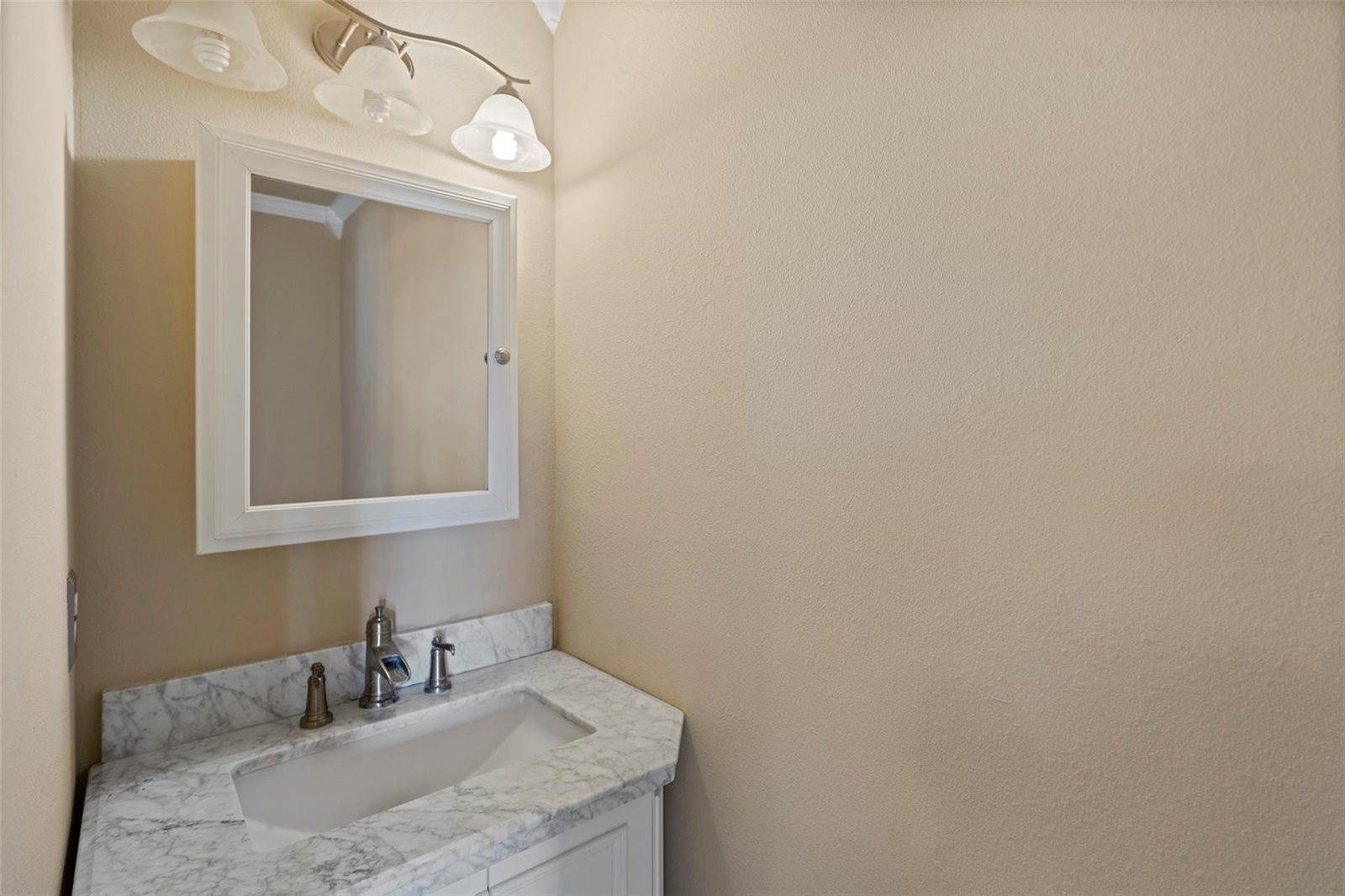 1303 Coral Way, Tiki Island, TX 77554