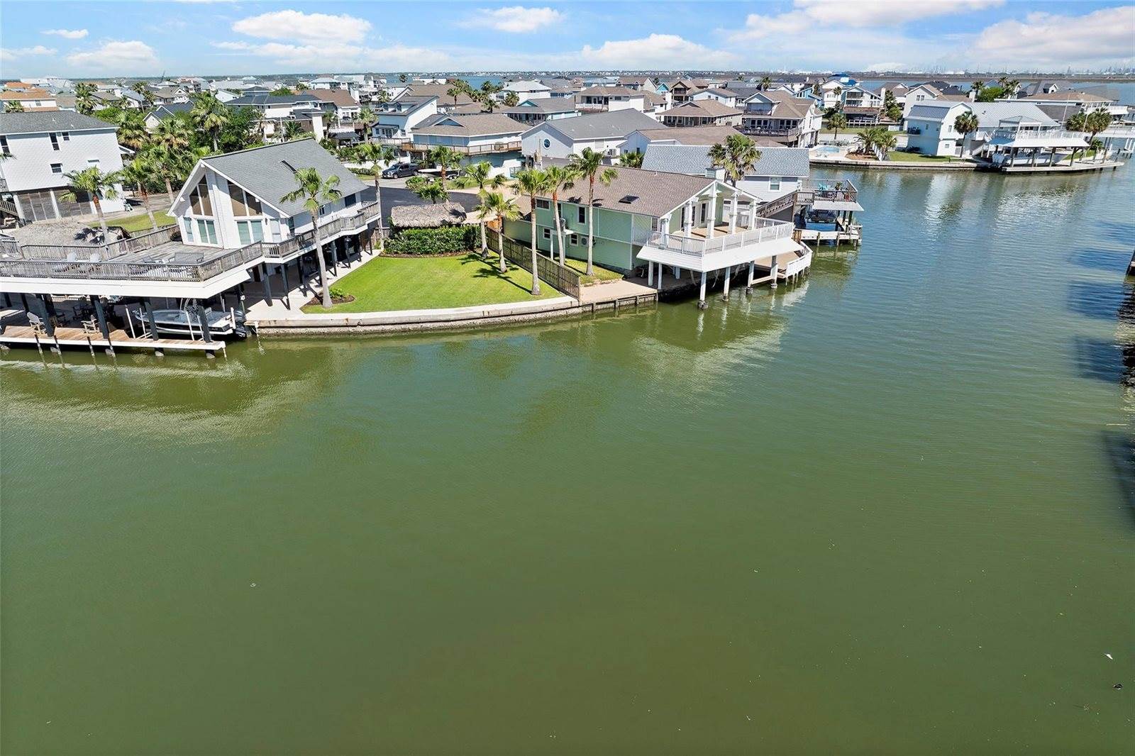 1303 Coral Way, Tiki Island, TX 77554