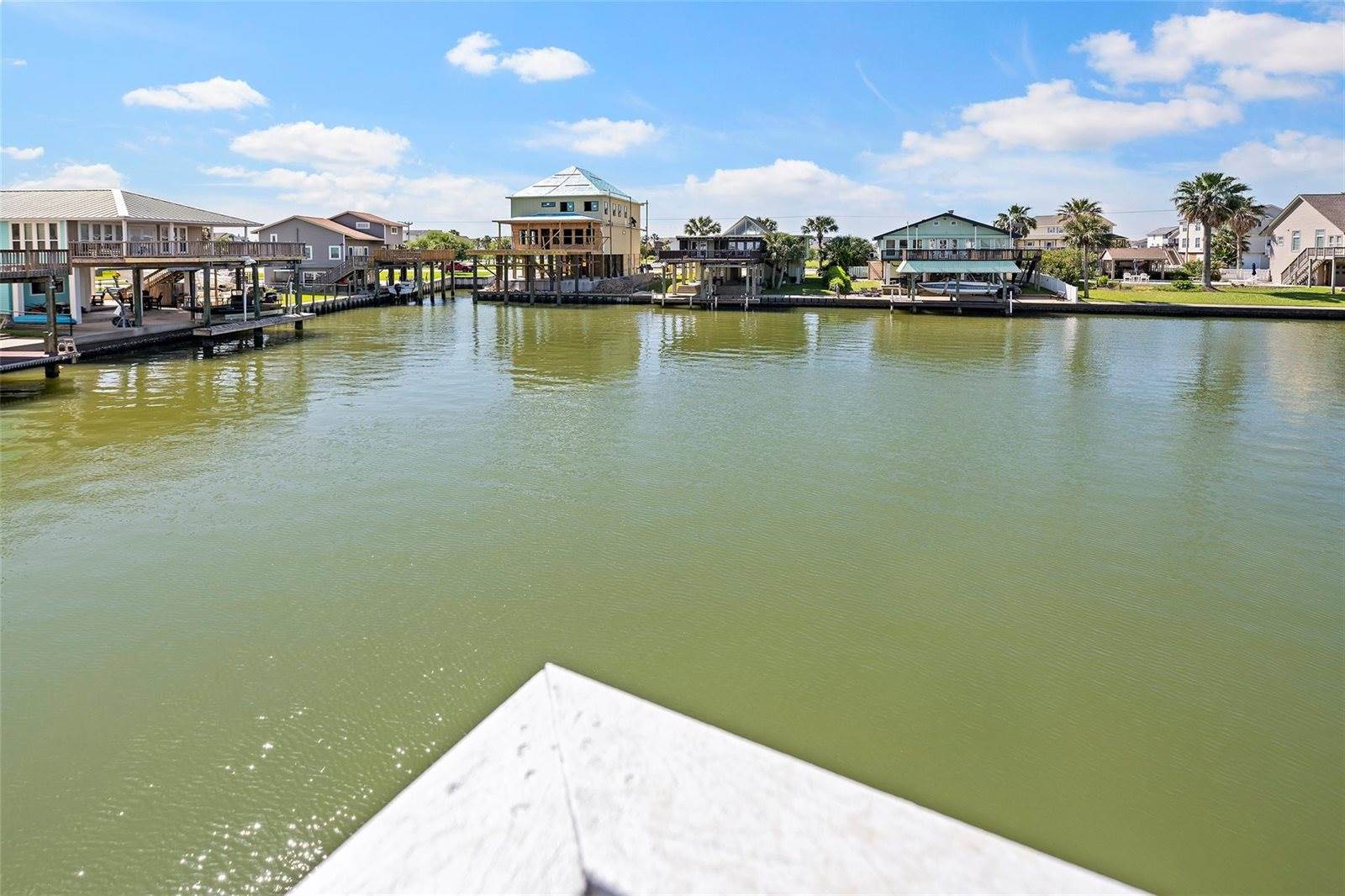 1303 Coral Way, Tiki Island, TX 77554