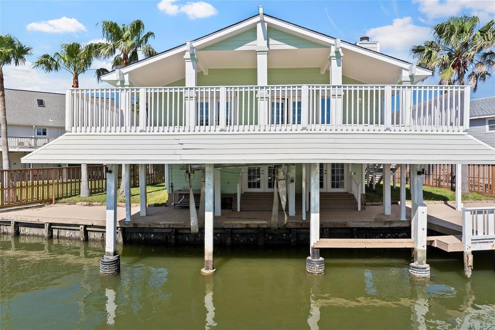 1303 Coral Way, Tiki Island, TX 77554