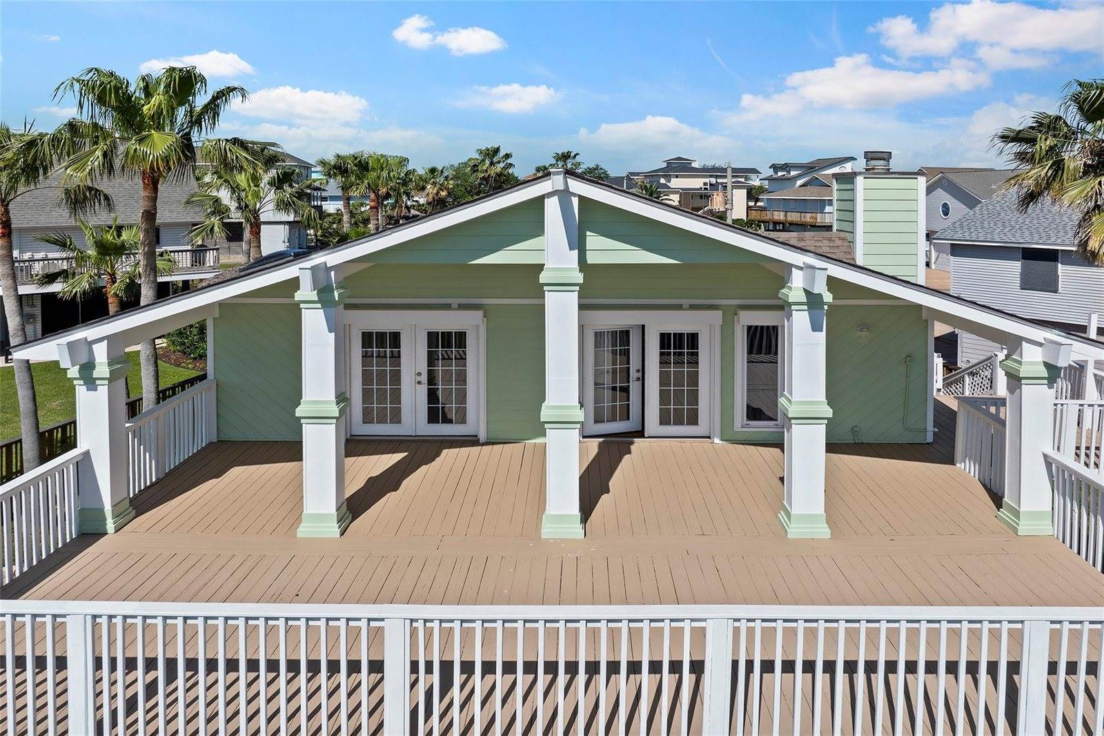 1303 Coral Way, Tiki Island, TX 77554