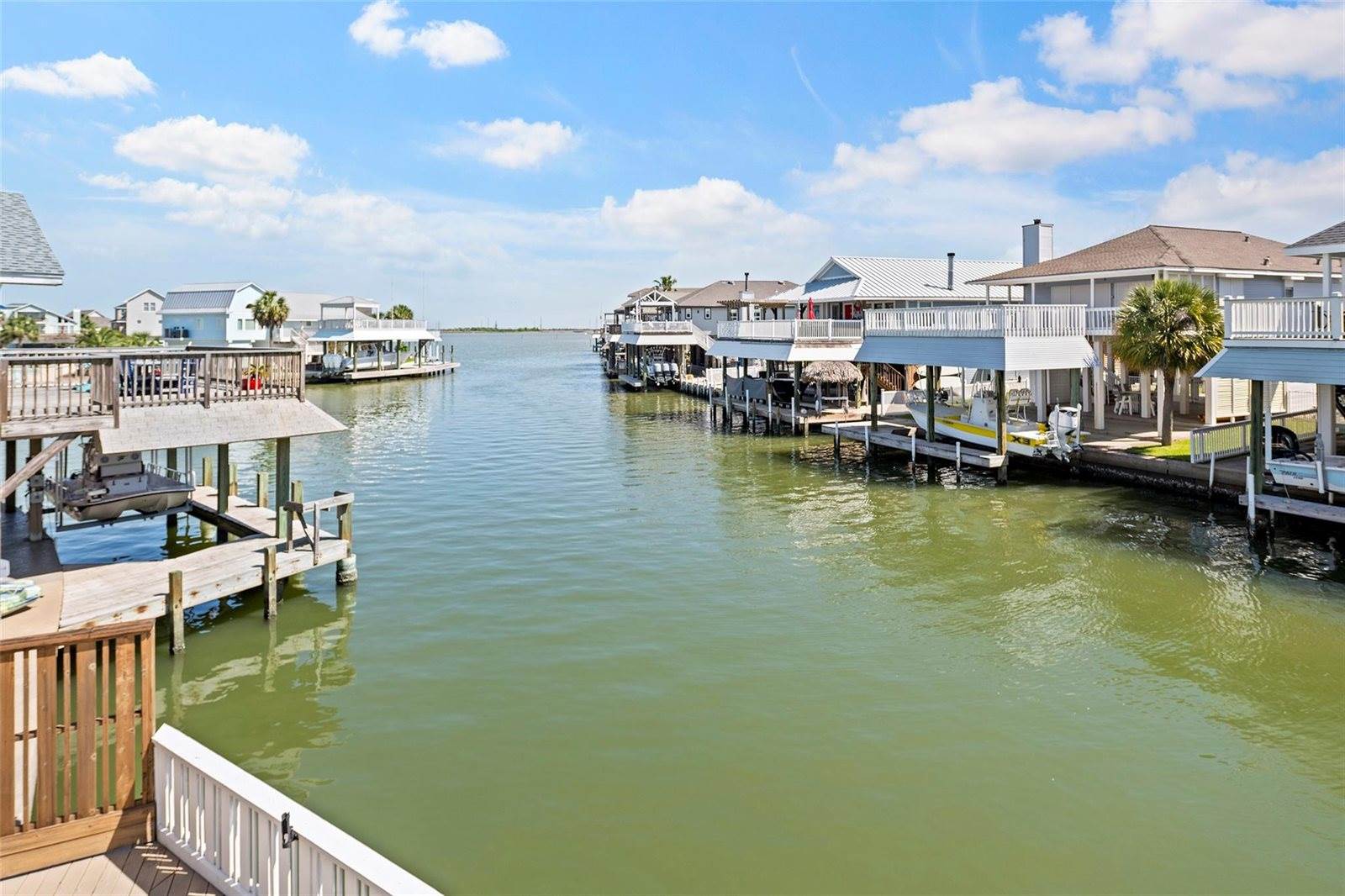 1303 Coral Way, Tiki Island, TX 77554