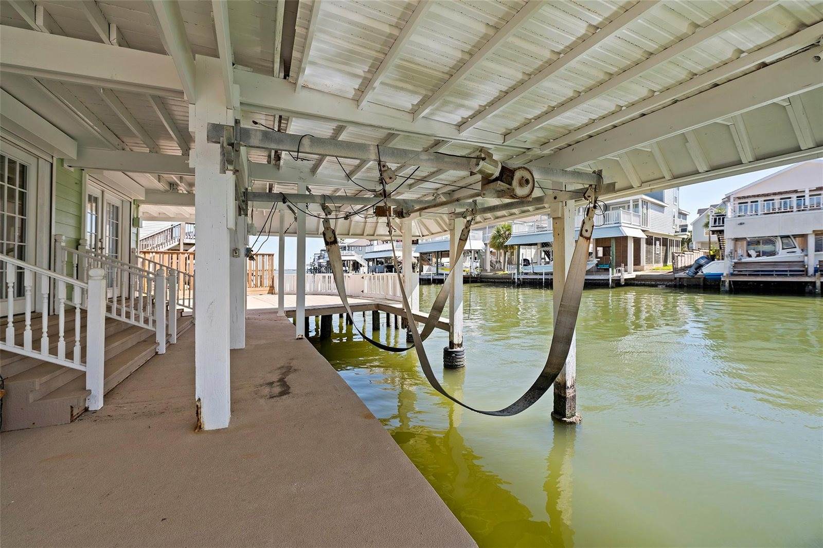 1303 Coral Way, Tiki Island, TX 77554