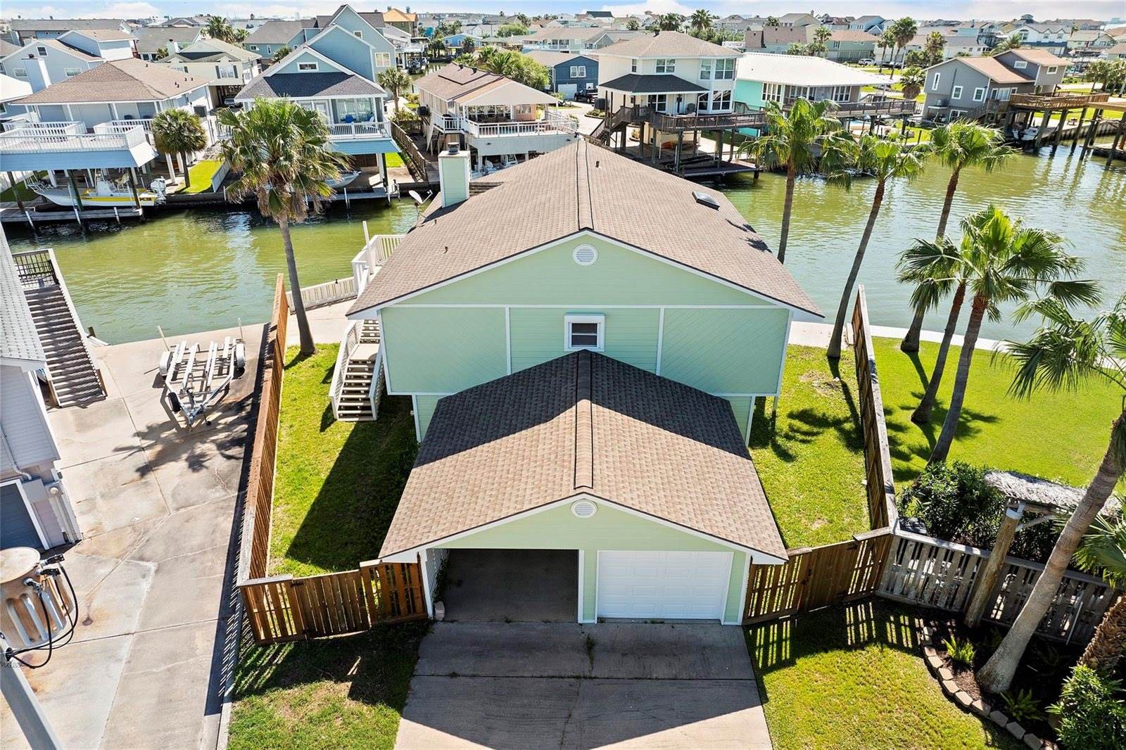 1303 Coral Way, Tiki Island, TX 77554
